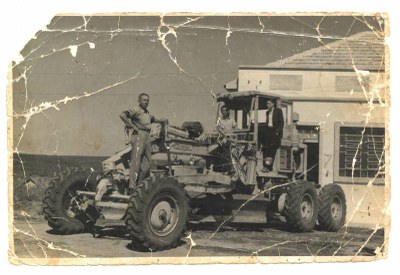 Primeira Moto Niveladora